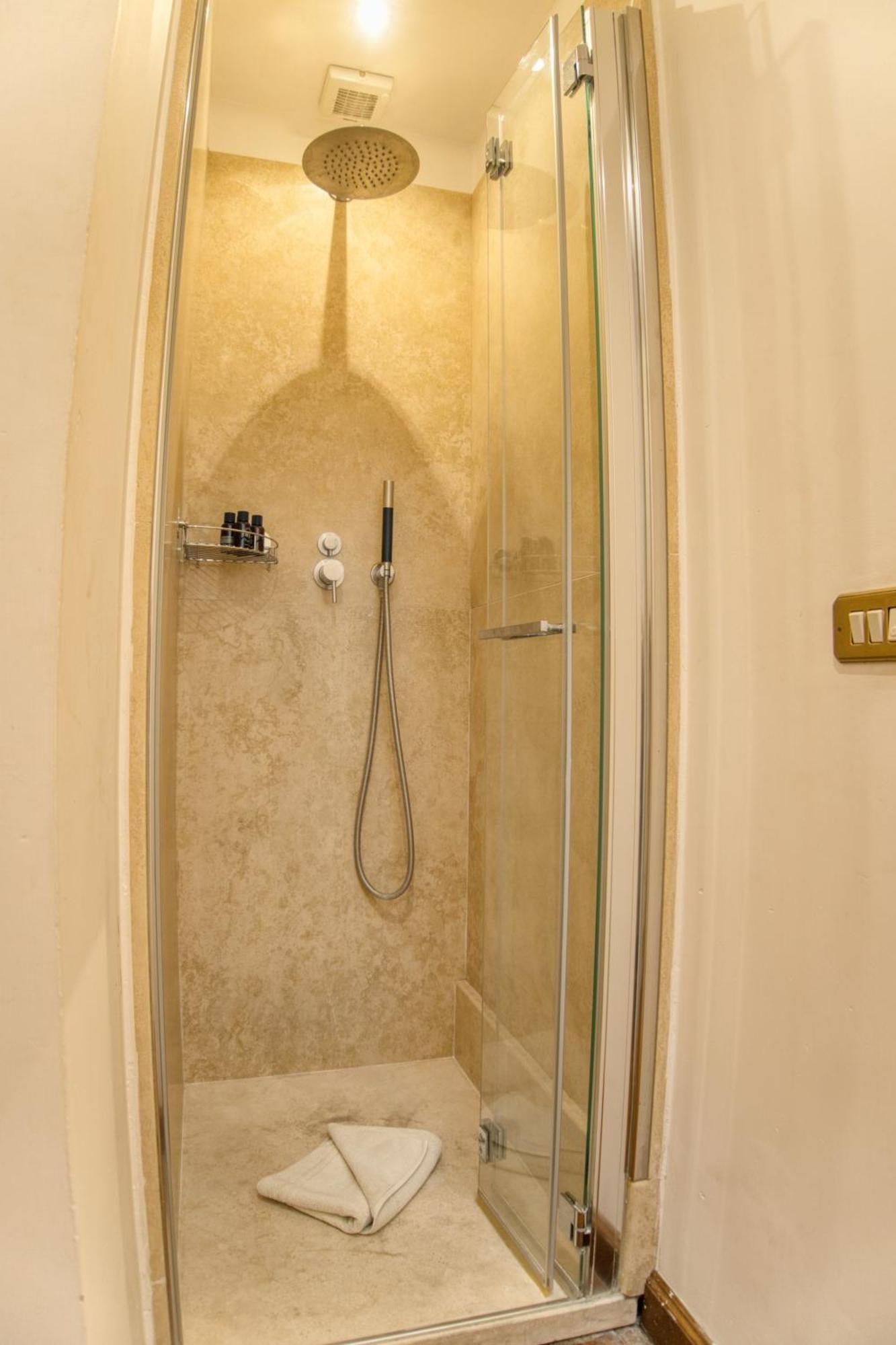 Orsoline Boutique - Position In * Roma